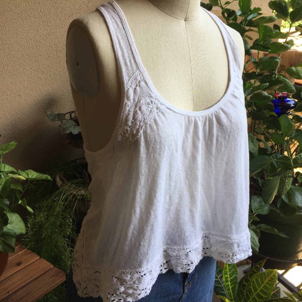 Hollister Flowy BoHo Tank W/Lace Trim (like NEW) - Picture 9 of 16